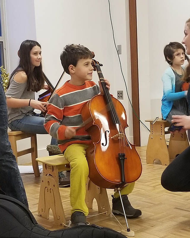 Group_Class_Cello_Lessons_Melanie_Dyball-1